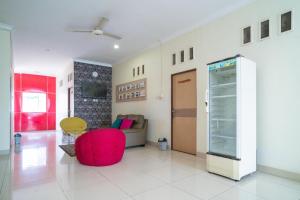 RedDoorz Syariah Near Lapangan Dwiwarna Barabai