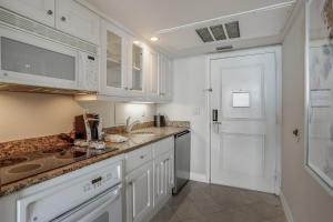 Marco Beach Ocean Resort 807