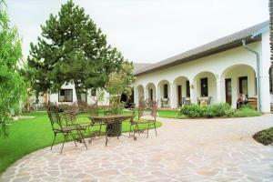 ARKADENHOF zur Puszta GRAF