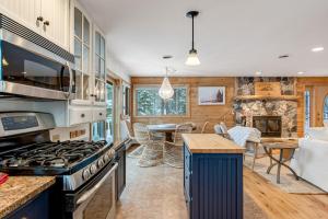 Eagle River Lakefront Oasis