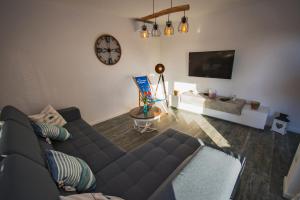 Deluxe 2 bedroom apartment with sea view