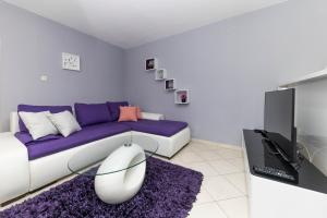 Happy Home Apartment