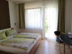 Classic Double Room with Balcony room in Privatzimmer Langthaler