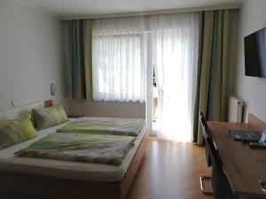 Comfort Double Room with Balcony room in Privatzimmer Langthaler