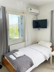 Bright & Cozy Home, 5 mins to Andros Town