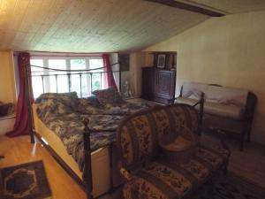 la forge du Prosper et de sa Prosperine, chambre d étape rustique pour randonneurs et voyageurs