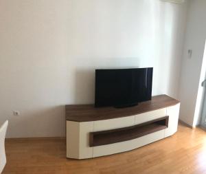 Apartment Angela with private garage slot