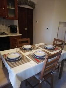 Monolocale con giardino e parcheggio privato CITRA zero zero ottanta trentuno LT 0281