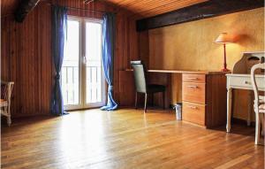 Maisons de vacances Amazing Home In Saint-paul-en-fort With 4 Bedrooms, Sauna And Wifi : photos des chambres