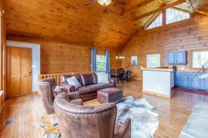 Bear Print Mountain Lodge