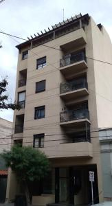 Hermoso departamento céntrico en ultimo piso, con cochera
