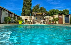 Maisons de vacances Beautiful Home In Le Pontet With 3 Bedrooms, Outdoor Swimming Pool And Swimming Pool : photos des chambres