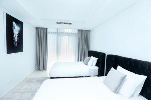 Paramount Midtown -Stunning 2 Bedroom Apt with Burj-Khalifa view