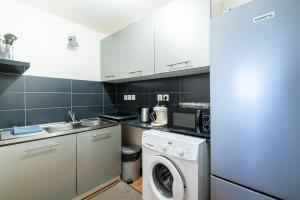 Appartements Le LENNON - Centre Ville T2 - Rez-de-chaussee : photos des chambres