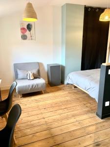 Appartements LE DUMON 6 - Studio NEUF CALME - WiFi - GARE 200m : Studio Deluxe