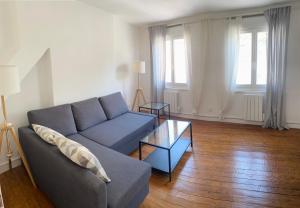 2nd floor Cozy Central Flat with free parking