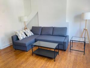 2nd floor Cozy Central Flat with free parking