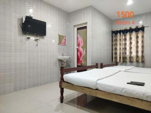 Sree Shanmuga lodge