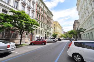 Modern Cozy Apartment by Ruterra