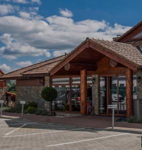 Tri Duby Golf Apartments