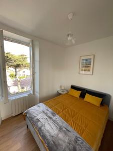 Appartements Appartement renove dans villa d'exception face a la mer : Appartement - Vue sur Mer