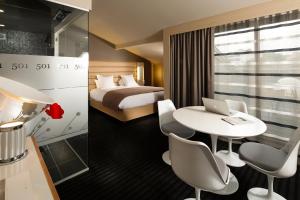 Hotels Hotel de Brienne : Suite Familiale