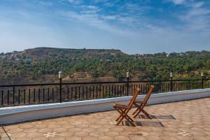 SaffronStays Verandah by the Valley, Panchgani - luxury villa and treehouse with beautiful valley and lake views