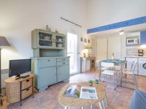 Holiday Home Les Marines du Roussillon-2 by Interhome