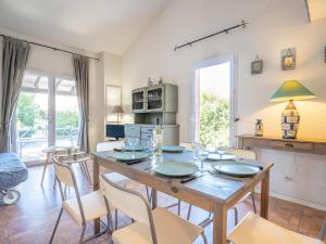 Maisons de vacances Holiday Home Les Marines du Roussillon-2 by Interhome : photos des chambres