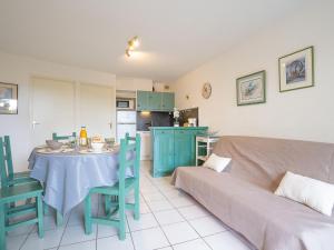 Apartment Les Goelettes-8 by Interhome
