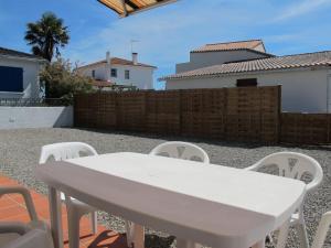 Maisons de vacances Holiday Home Le Maupas - TSM506 by Interhome : photos des chambres