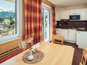 Apartment Ladis-5 by Interhome