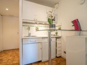 Apartment Les Bastides de Grand Stade-9 by Interhome