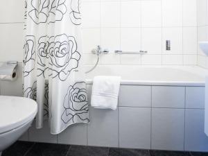 Apartment Chesa Corvatsch 111 - Champfer by Interhome