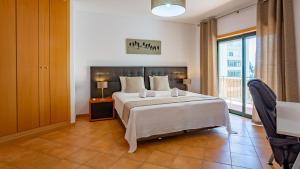 Magnificent 2BDR Apartment W AC & Pool - 2min from beach - by LovelyStay