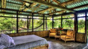 Iguana Lodge Beach Resort