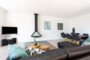 Home2Book Design Asian Sabina, Heated Pool & View