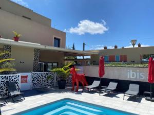 Hotels IBIS Cannes Mouans Sartoux Piscine parking gratuit : photos des chambres