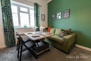 Lorne Park Landings by Grandeur Property