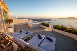 Sunset View Villa Santorini - with Outdoor Jacuzzi