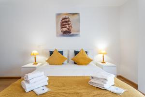Sunshine apartment by Ammonite&Cо