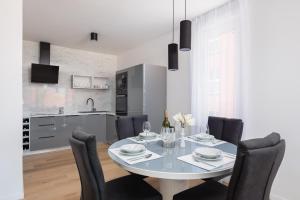 Apartment Alegria in Okrug with heated Pool, Sea view, Jacuzzi, Wifi 