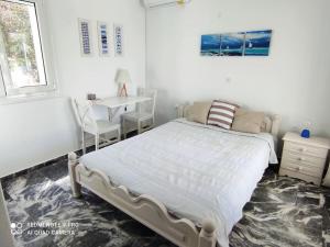 White Villa in Olive trees and Seaview to Panagia