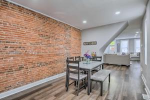 Baltimore Abode, Walk to Cross Street Market!