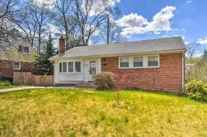 New Carrollton Home Between Baltimore and DC! - 新卡罗尔顿