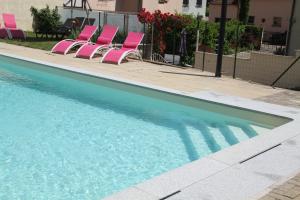 Appartements les Gites 2-4 pers Remy HEROLD : Suite - Vue sur Piscine 