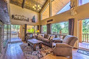 Quiet Ruidoso Cabin with Deck and Private Hot Tub