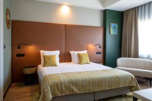 Deluxe Suite room in Shanghai Hotel Holland