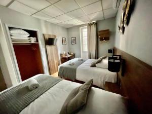 Hotels Hotel Le Rochegude : photos des chambres