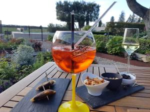 Appartements ma cabane de pecheur pieds dans l'eau - lit queen size : photos des chambres